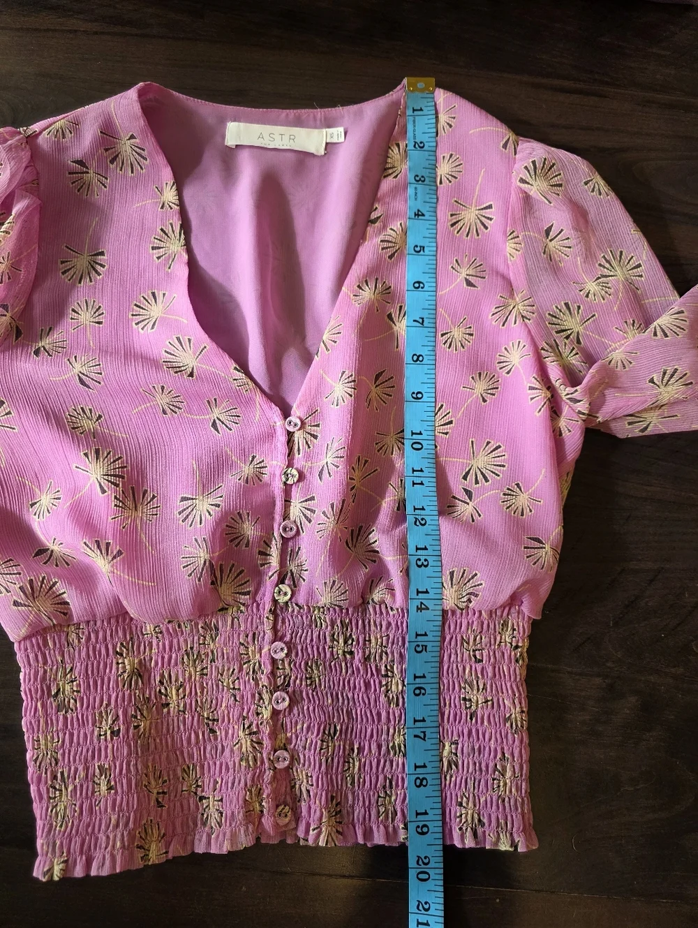 ASTR the Label Lavender Palm Print Smocked Waist V-Neck Button Down Top XS - Picture 10 of 11